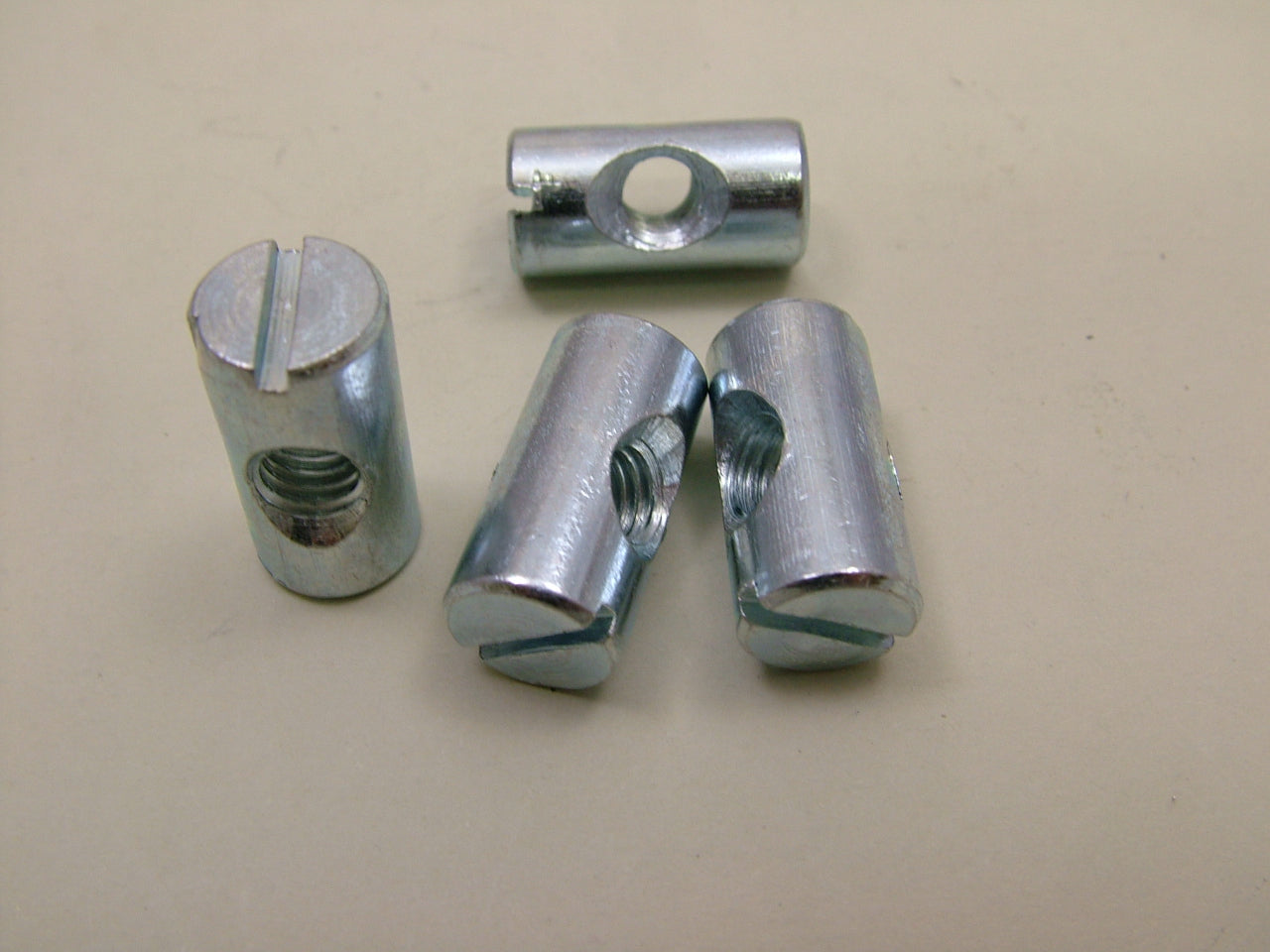 Barrel nuts (cross dowels) M6 thread 20mm long