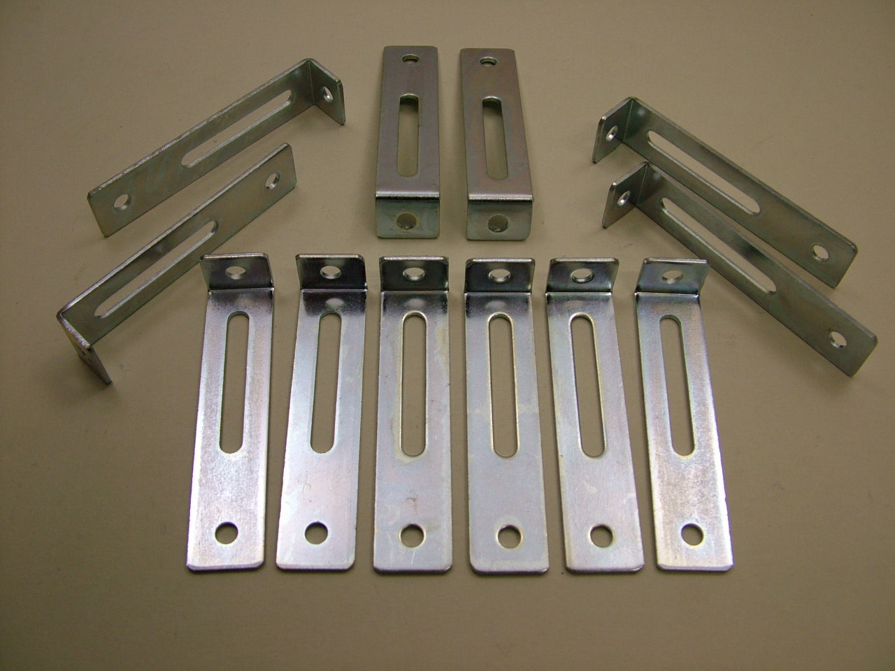 Kitchen cabinet bracket 77 x 15 x 17.5mm