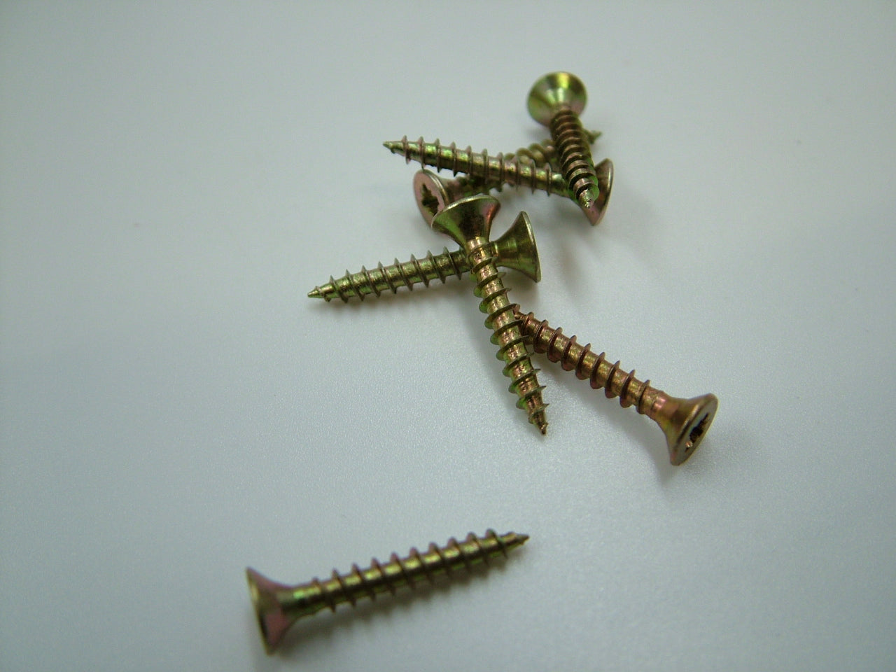 Multipurpose/chipboard screws 3.0 x 20mm, box of 200