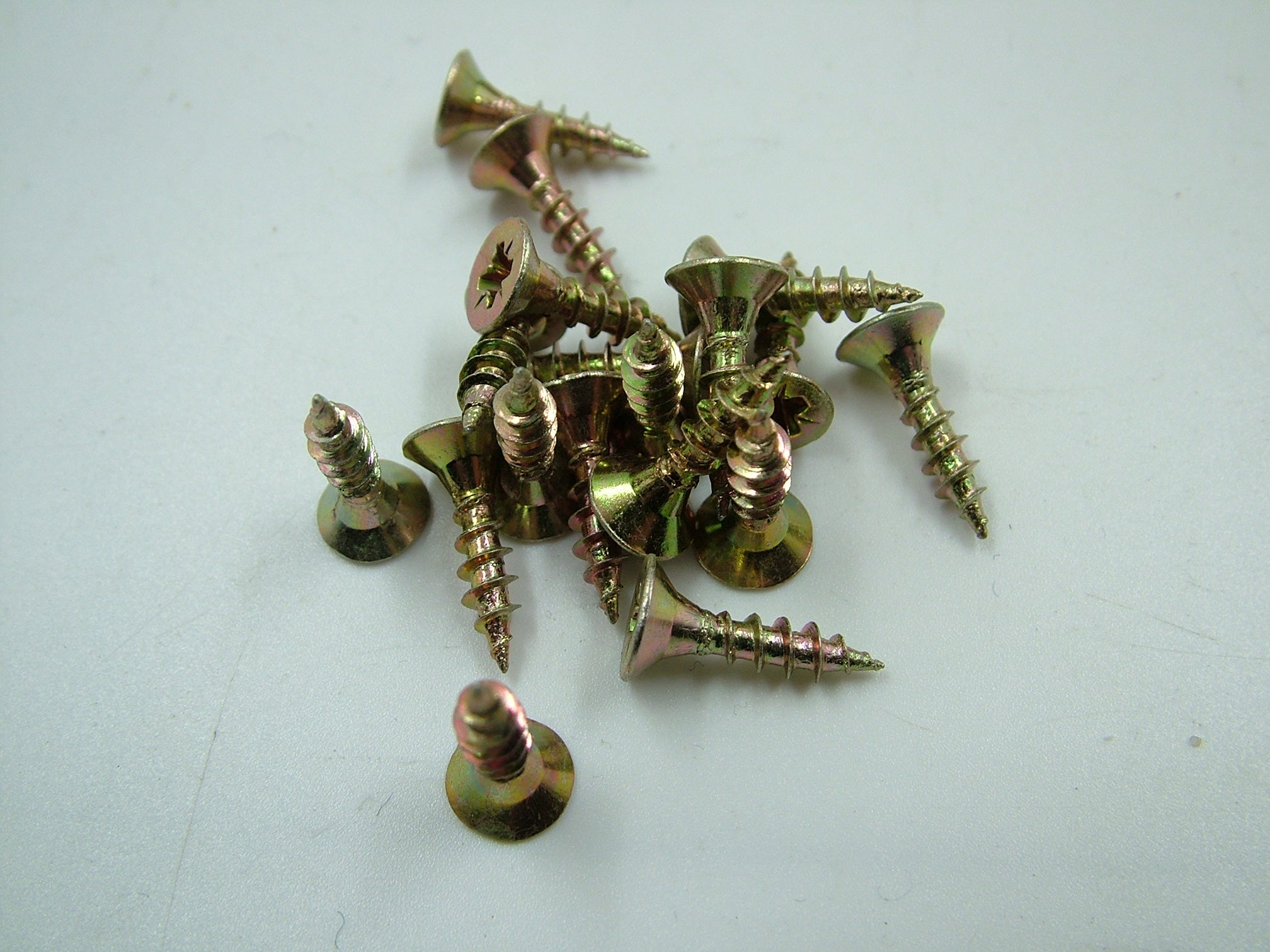 Multipurpose/chipboard screws 4.0 x 16mm, box of 200