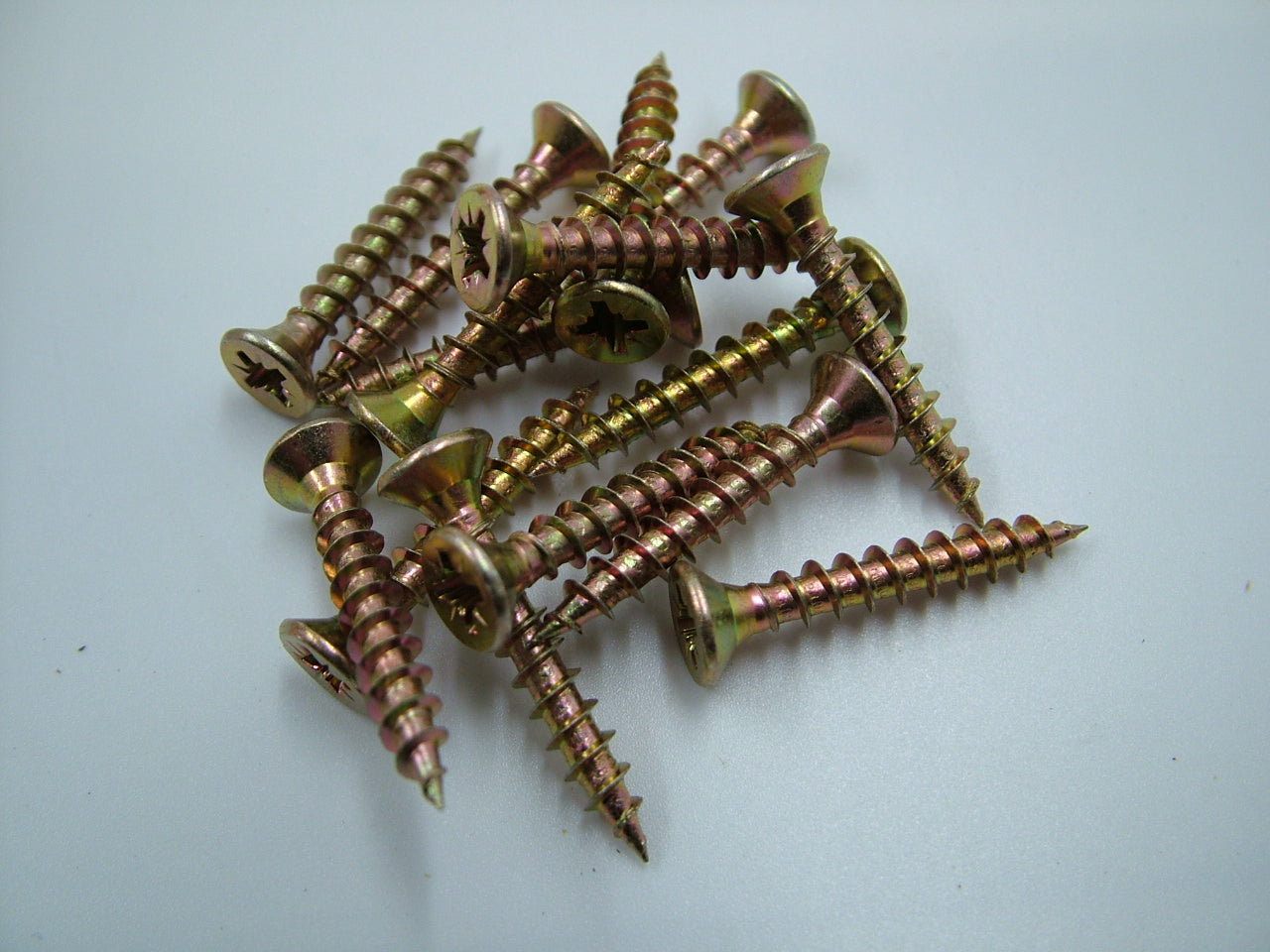 Multipurpose/chipboard screws 4.5 x 30mm, box of 200